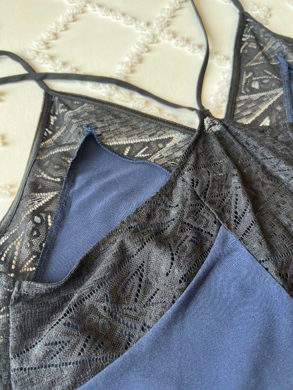 Express Navy Blue Cami Top Black Lace Trim V-Neck Spaghetti Strap SIZE MEDIUM - Picture 6 of 16